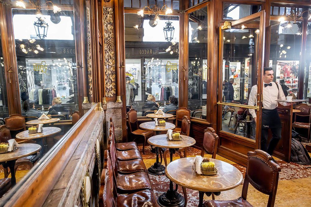 Mulassano : le café de Turin où le tramezzino a vu le jour